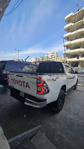 تويوتا هايلوكس 2024 - صورة 2