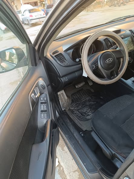 كيا سيراتو 2010 - صورة 2