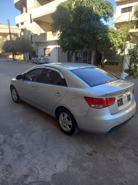 كيا فورتي 2011 - صورة 3