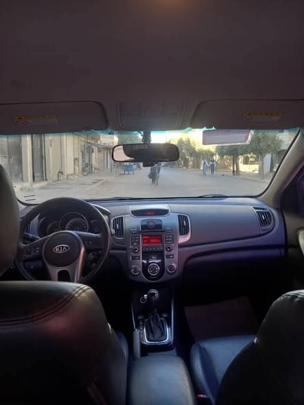 كيا فورتي 2011 - صورة 4