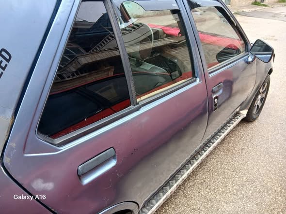 فولكس فاجن غولف 1983 - صورة 2