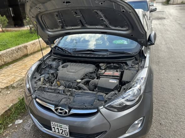 هيونداي الينترا 2012