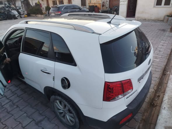 كيا سورينتو 2011 - صورة 1