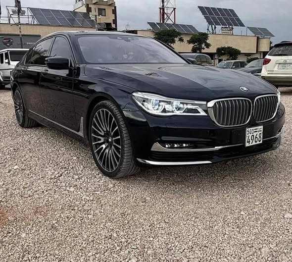 بي إم دبليو 750Li 2016 - صورة 2