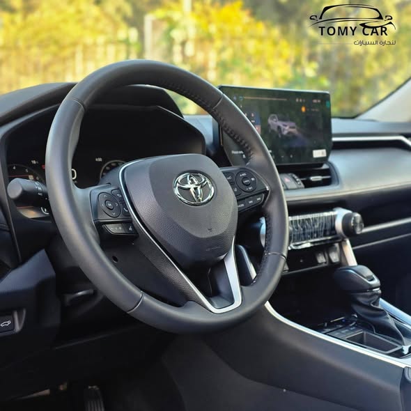 تويوتا راف 4 2025