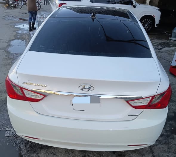 هيونداي سوناتا 2012 - صورة 2