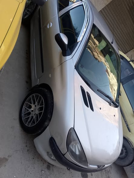 بيجو ٢٠٦ 2004 - صورة 3