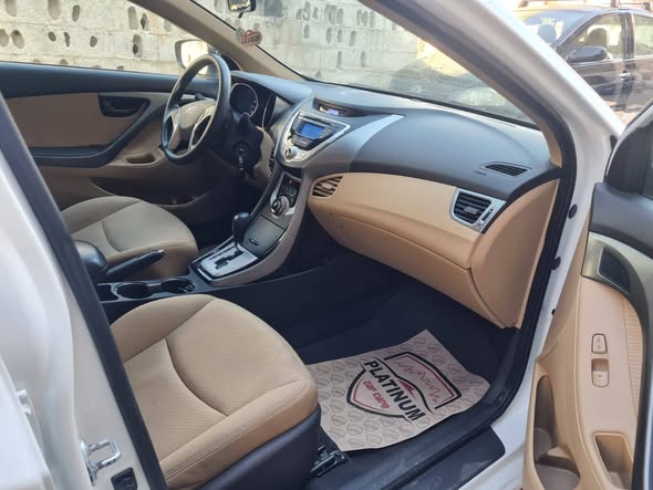 هيونداي إلنترا 2012