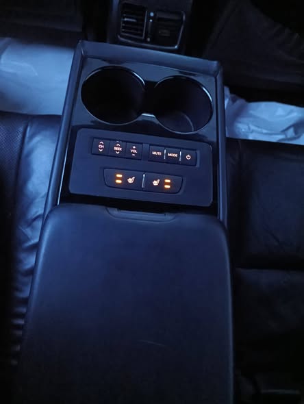 كيا كي 7 2011 - صورة 3