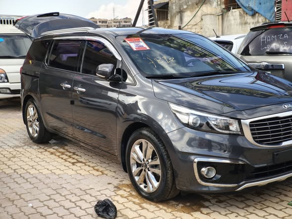 كيا كرنفال 2015 - صورة 1