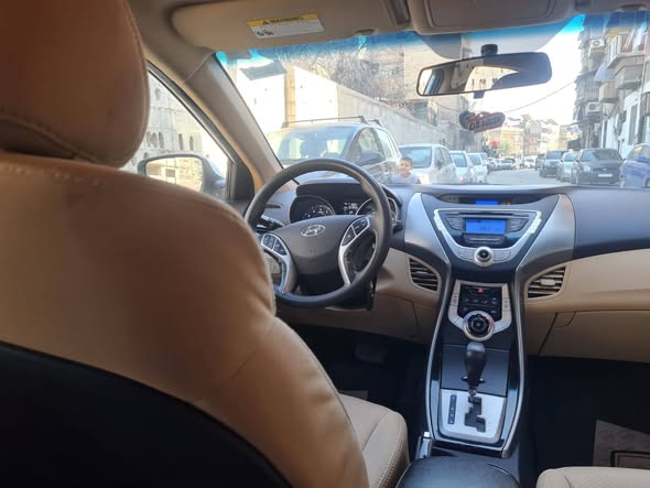 هيونداي إلنترا 2012 - صورة 2