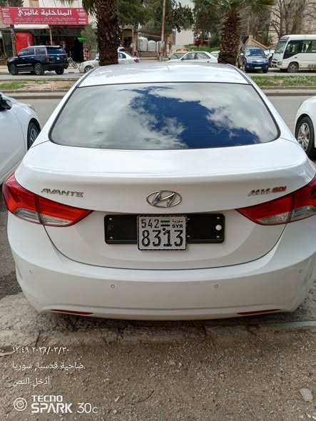 هيونداي افانتي 2012 - صورة 2