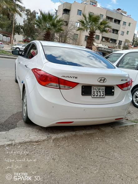 هيونداي افانتي 2012 - صورة 3