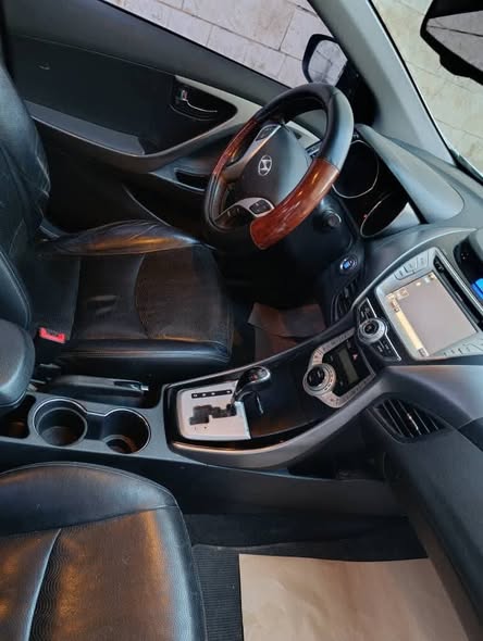 هونداي افانتي 2011 - صورة 3