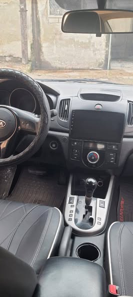 كيا فورتي 2010 - صورة 2