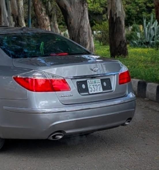 هيونداي جينيسيس 2011 - صورة 4