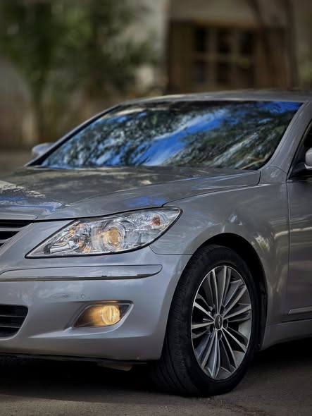 هيونداي جينيسيس 2011 - صورة 5