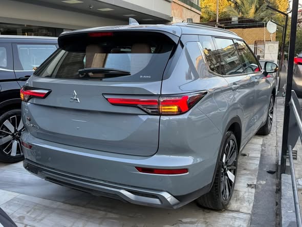 ميتسوبيشي أوتلاندر 2026 - صورة 4