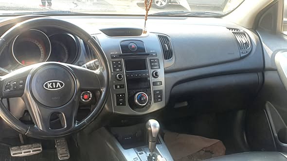 كيا سيراتو 2010 - صورة 3