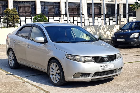 كيا سيراتو 2010 - صورة 4