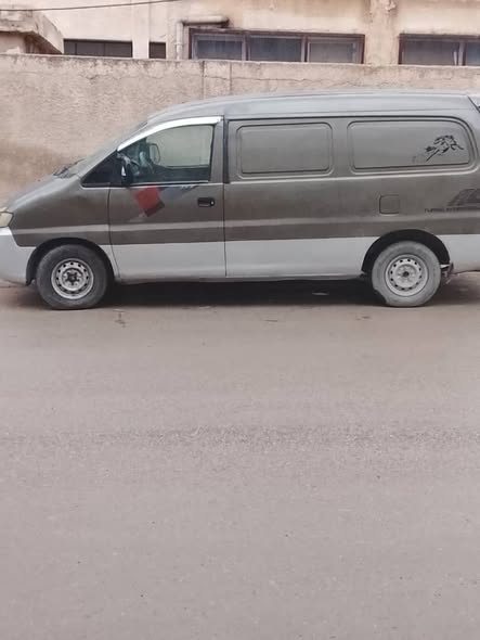 هيونداي ستاركس 2000 - صورة 3