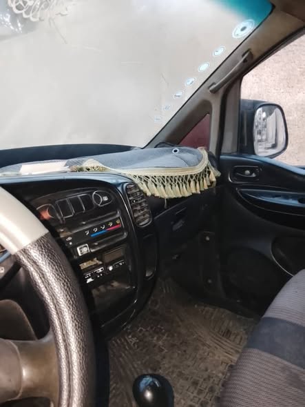 هيونداي ستاركس 2000 - صورة 4