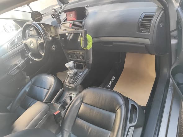 سكودا أوكتافيا 2006 - صورة 3