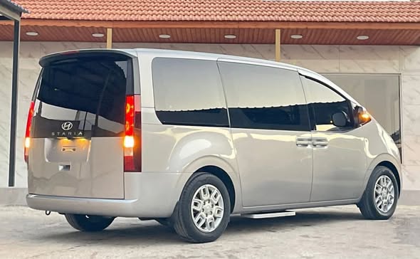 هيونداي ستاريا 2023 - صورة 3