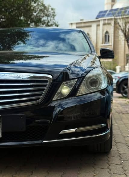 مرسيدس E300 2011