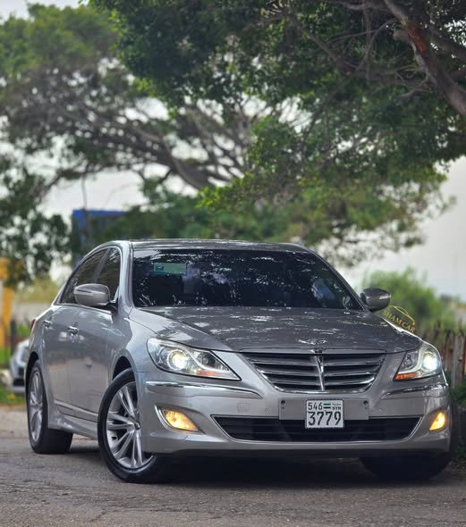 هيونداي جينسيس 2012 - صورة 3