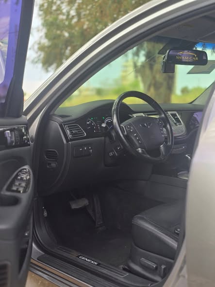 هيونداي جينسيس 2012 - صورة 5