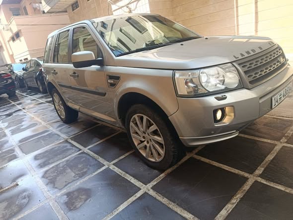 لاند روفر فريلاندر 2012 - صورة 2