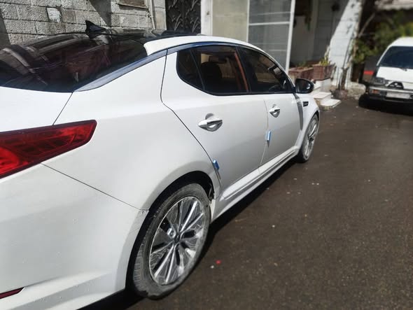 كيا اوبتما 2011 - صورة 2