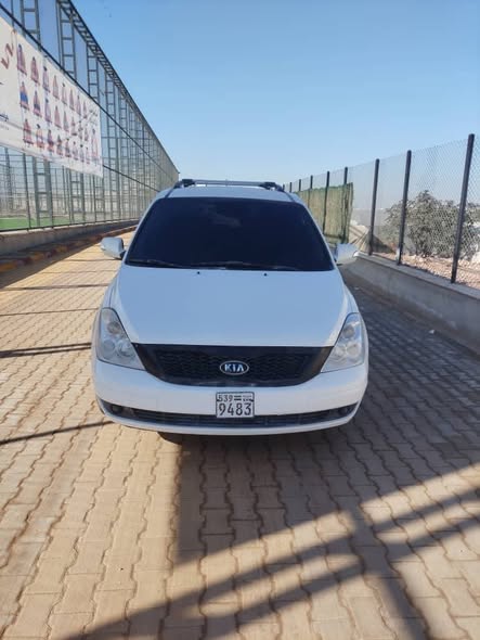 كيا كرنفال 2010 - صورة 2