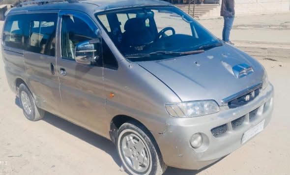 هيونداي ستاريكس 2004 - صورة 2