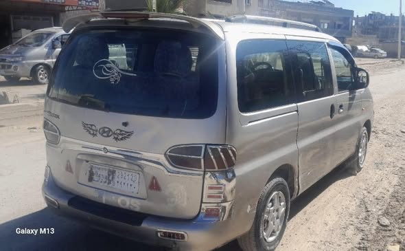 هيونداي ستاريكس 2004 - صورة 3