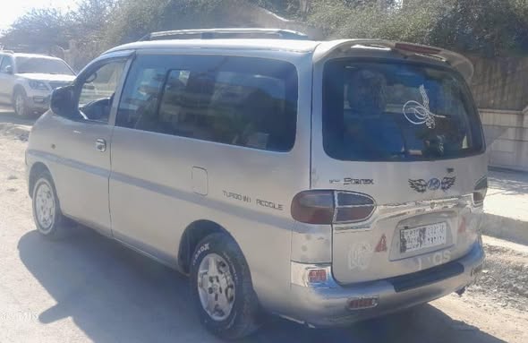 هيونداي ستاريكس 2004 - صورة 4