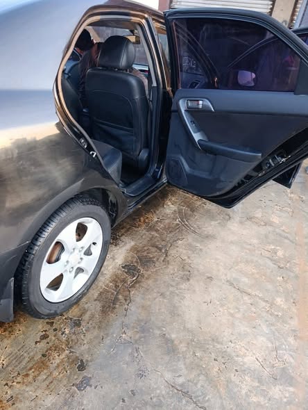 كيا فورتي 2010 - صورة 3