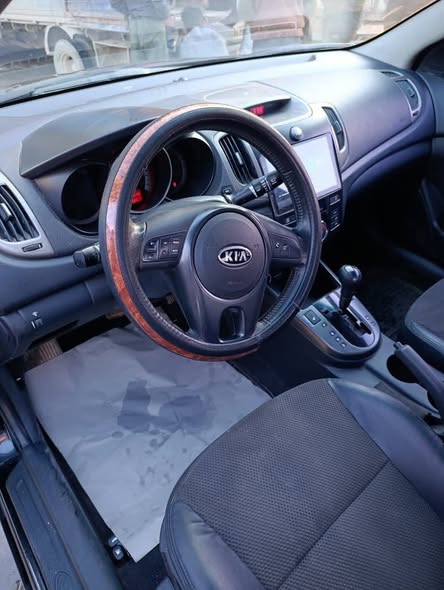 كيا فورتي 2010 - صورة 4