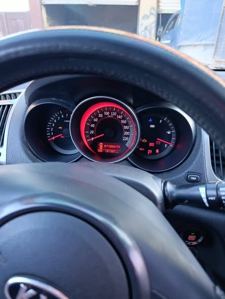 كيا فورتي 2010 - صورة 5