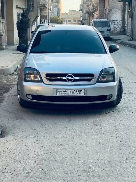 أوبل فكترا 2004 - صورة 1