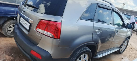 كيا سورينتو 2011 - صورة 3