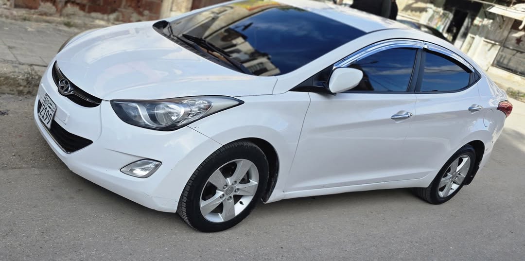 هيونداي افانتي 2012