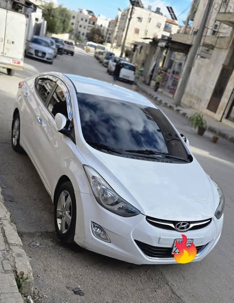 هيونداي افانتي 2012 - صورة 1