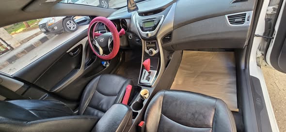 هيونداي افانتي 2012 - صورة 2