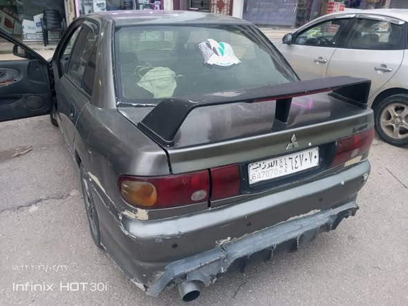 ميتسوبيشي لانسر 1993 - صورة 1