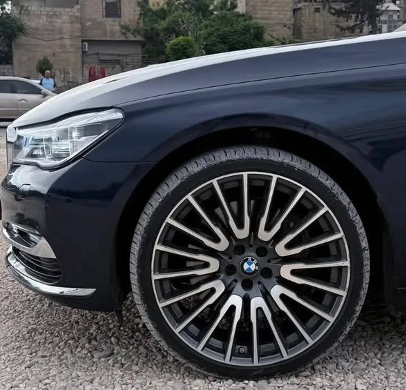 بي إم دبليو 750Li 2016