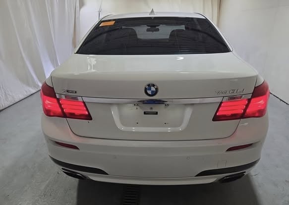 بي إم دبليو 740 2015 - صورة 2