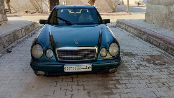 مرسيدس E-Class 2001 - صورة 1