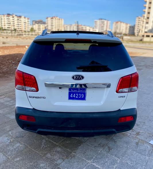 كيا سورينتو 2010 - صورة 2